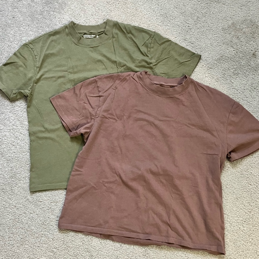 A&F Essential Easy Tee SMALL in Olive and Brown